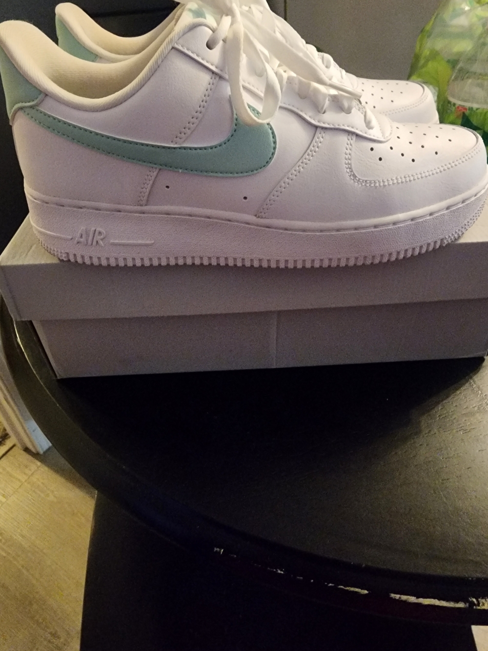 Nike Air Force 1 Low White with Mint Swoosh Only Worn 1 Time